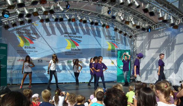 Bühne beim Familiensportfest im Olympiapark Berlin