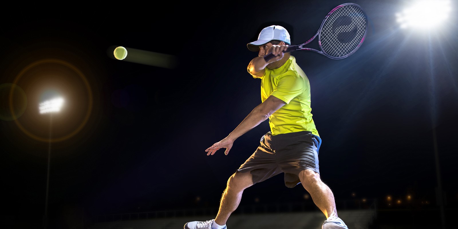Paradigma-Tennisschläger im Spiel