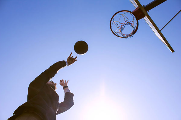 Basketball unter freiem Himmel